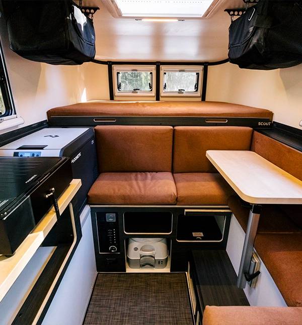 Camper World Yoho | Camper hard-side 4 estaciones foto 2