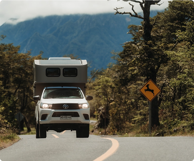 Camper World Yoho | Camper hard-side 4 estaciones foto 5