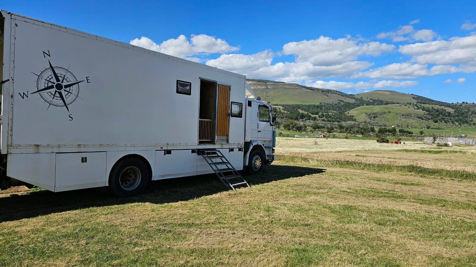 Camper Parking y camping  Dos Lagunas. Una parada camino a Torres del Paine foto 5