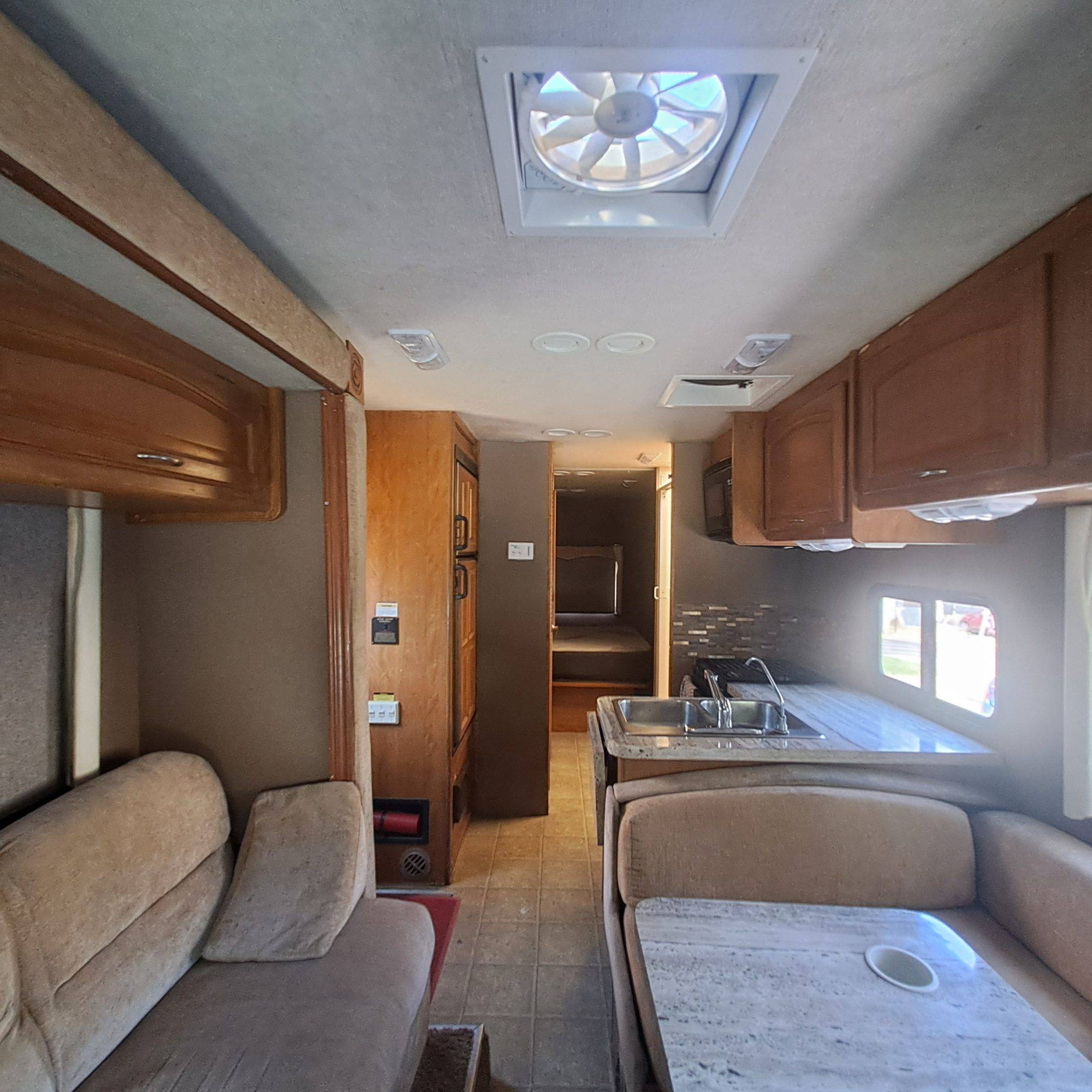 Motorhome HP Outdoor  FORD E450, MODELO JAMBOREE; 7 personas - Santiago foto 3