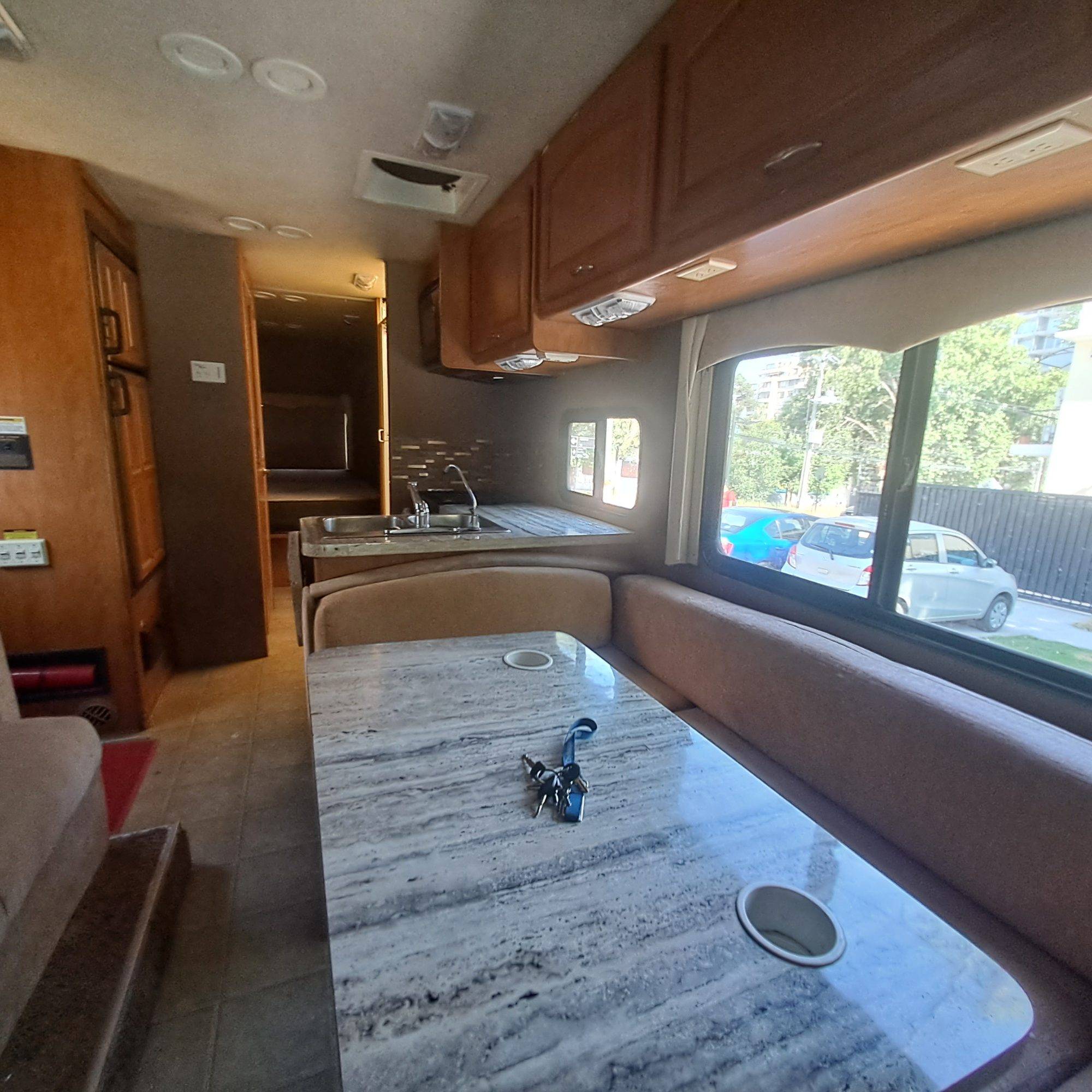 Motorhome HP Outdoor  FORD E450, MODELO JAMBOREE; 7 personas - Santiago foto 4