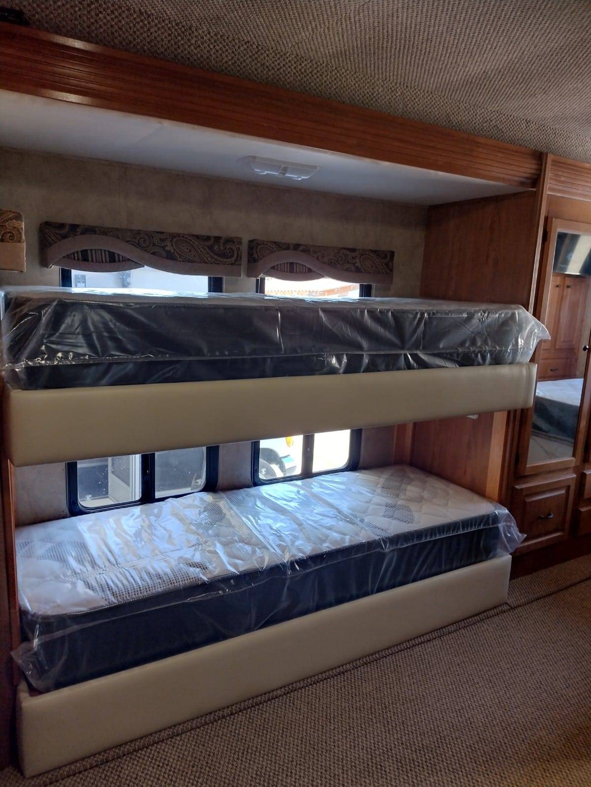 Motorhome HP Outdoor  INTERNATIONAL 4200, MODELO SUPERNOVA;  9 personas - Santiago foto 7